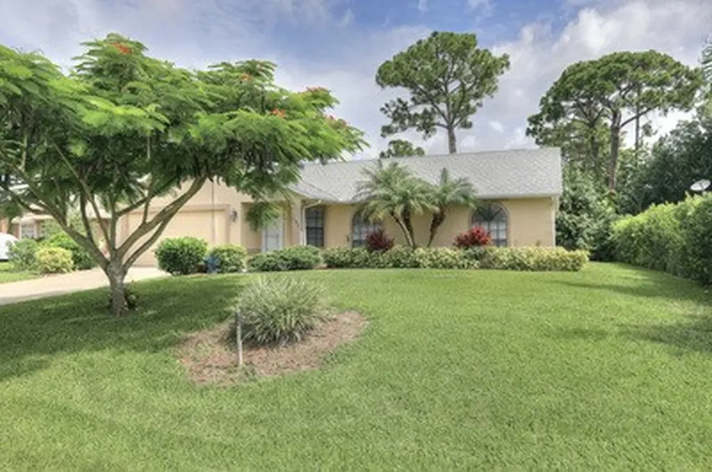 122 Larchmont Terrace Sebastian FL 32958