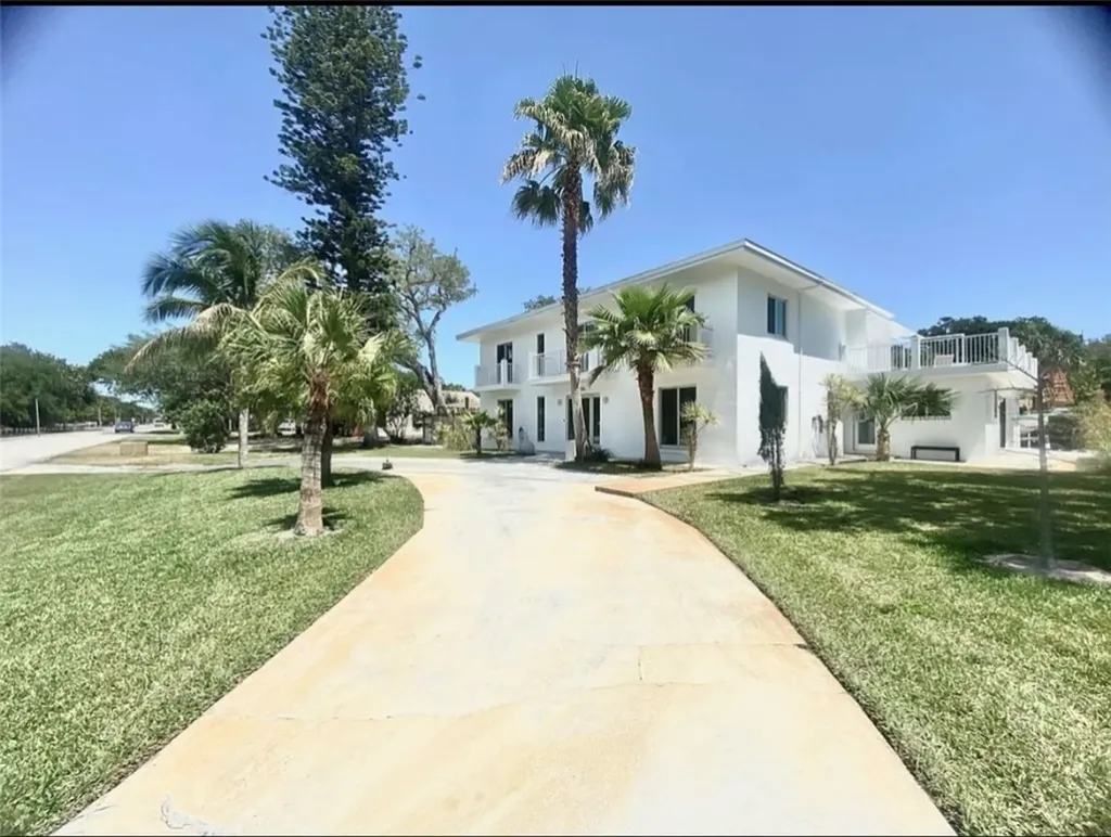 2806 Mockingbird Drive (FKA 501 Gardenia Ln.) Vero Beach FL 32963