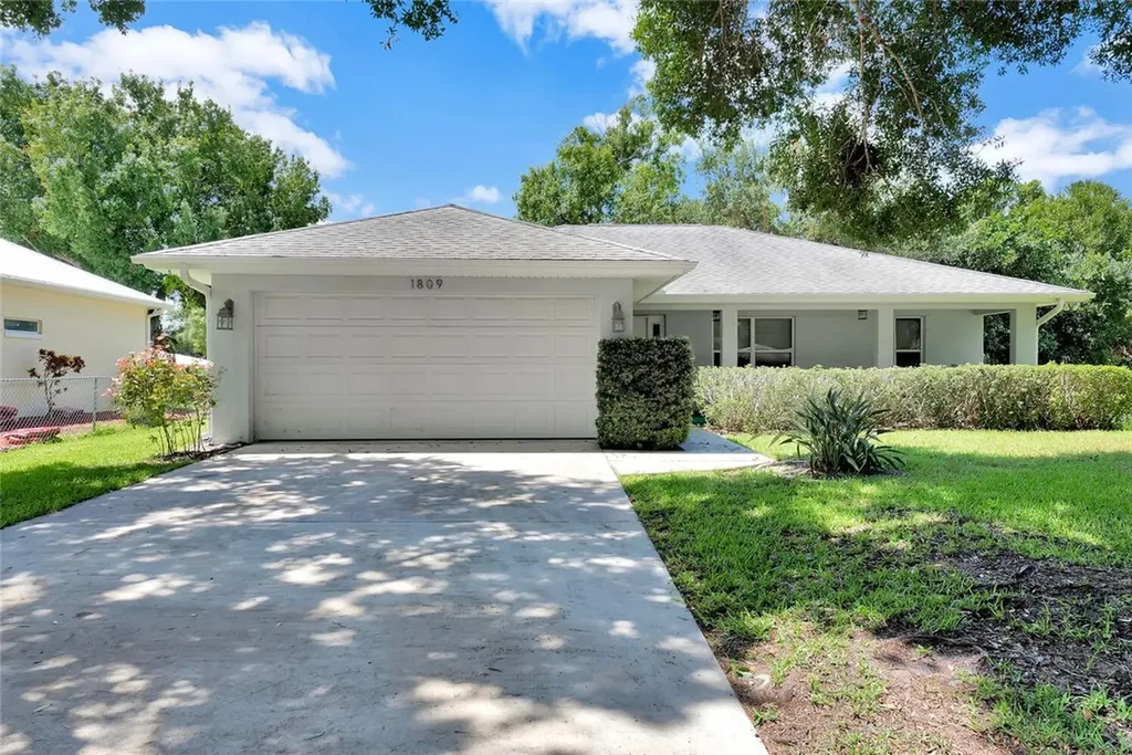 1809 10th Place Vero Beach FL 32960