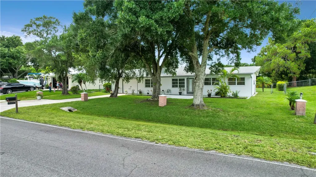8104 Lakeland Boulevard Fort Pierce FL 34951
