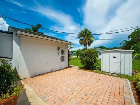 281 Columbia Avenue Sebastian FL 32958