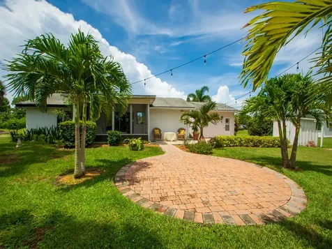 281 Columbia Avenue Sebastian FL 32958