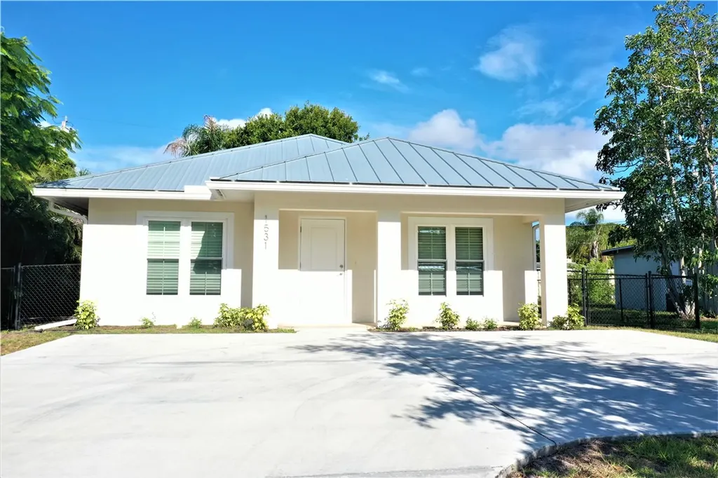1531 5th Avenue Vero Beach FL 32960