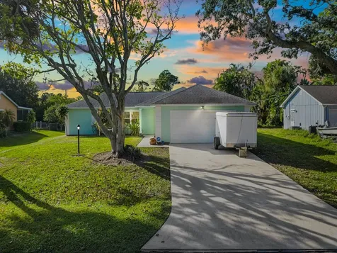 1325 16th Court SW Vero Beach FL 32962
