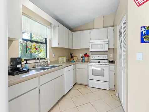 1325 16th Court SW Vero Beach FL 32962
