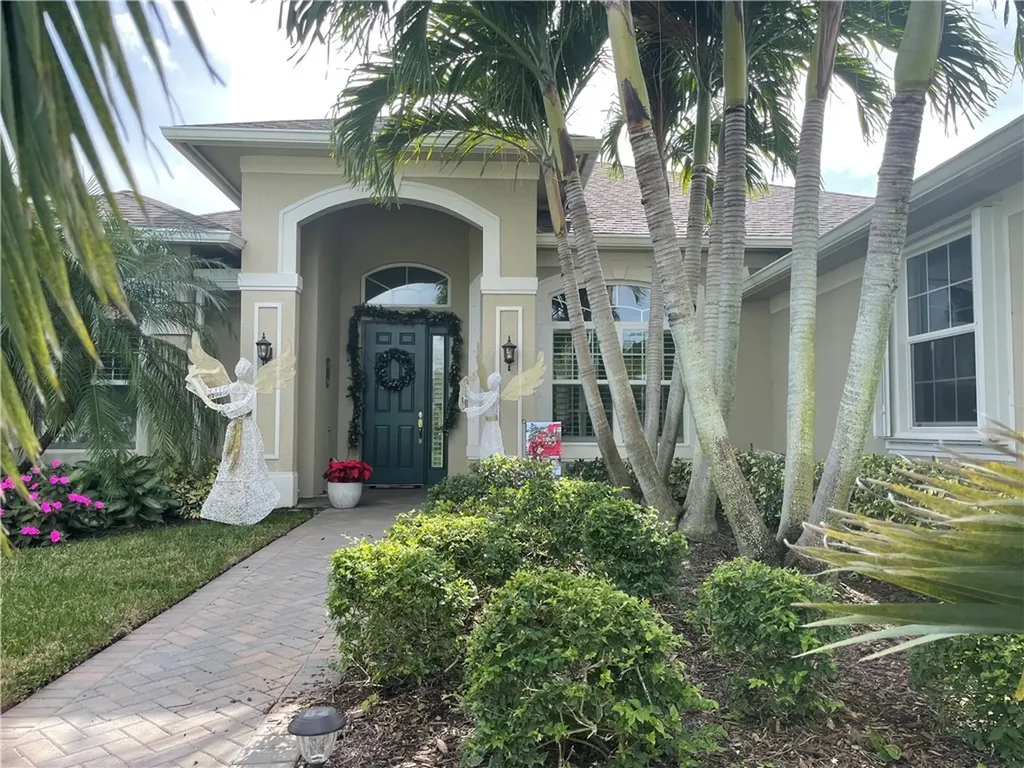 658 Tangelo Circle SW Vero Beach FL 32968