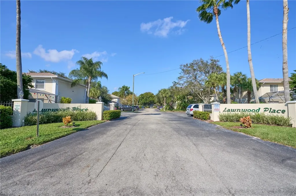 1514 N Lawnwood Circle Fort Pierce FL 34950