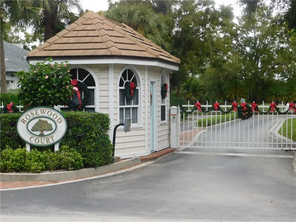 1665 E Rosewood Court Vero Beach FL 32966