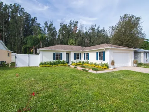 435 25th Avenue Vero Beach FL 32962