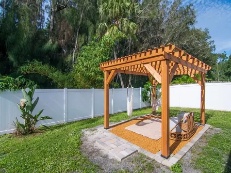 435 25th Avenue Vero Beach FL 32962