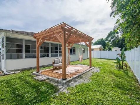 435 25th Avenue Vero Beach FL 32962