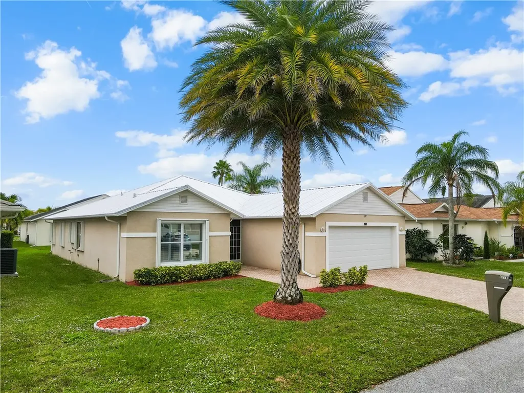 6718 Tulipan Fort Pierce FL 34951