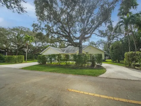 836 Hibiscus Lane Vero Beach FL 32963