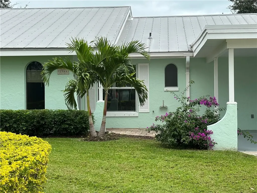 1944 Robalo Drive Vero Beach FL 32960