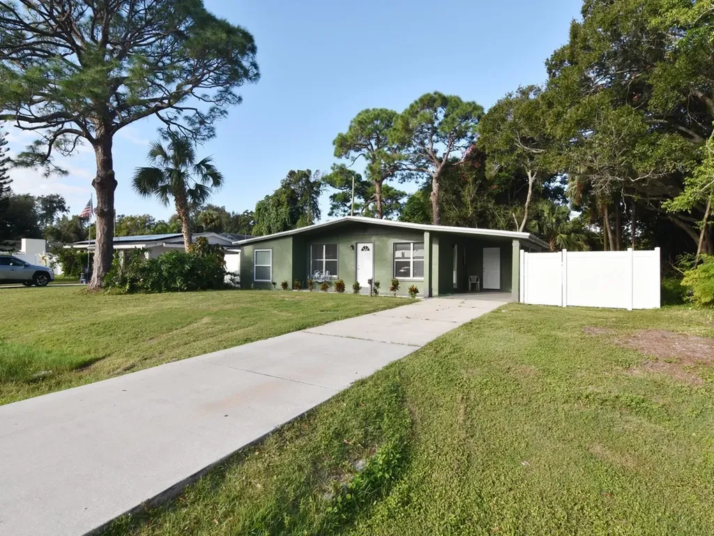 755 18th Avenue Vero Beach FL 32962