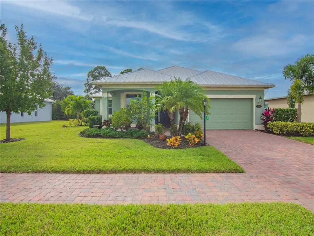 302 11th Square SW Vero Beach FL 32962