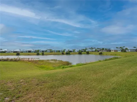 302 11th Square SW Vero Beach FL 32962