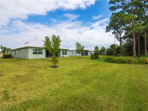 302 11th Square SW Vero Beach FL 32962