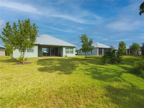 302 11th Square SW Vero Beach FL 32962