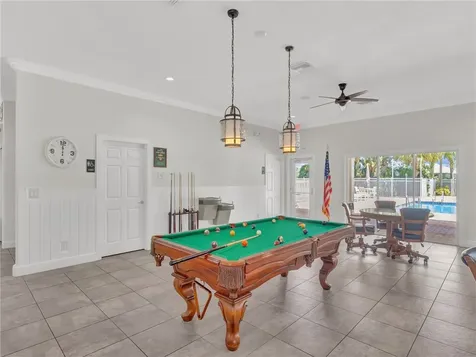 302 11th Square SW Vero Beach FL 32962
