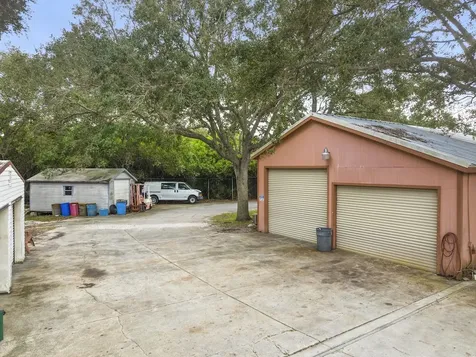 3638 Us Highway 1 Vero Beach FL 32960