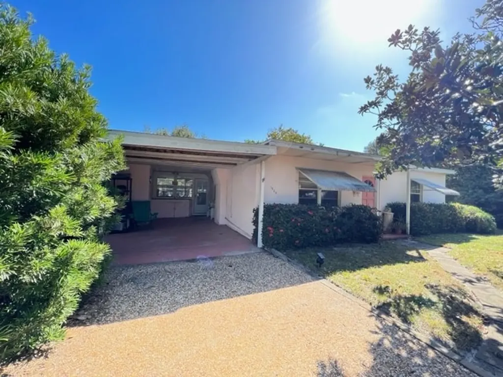 1526 15th Avenue Vero Beach FL 32960