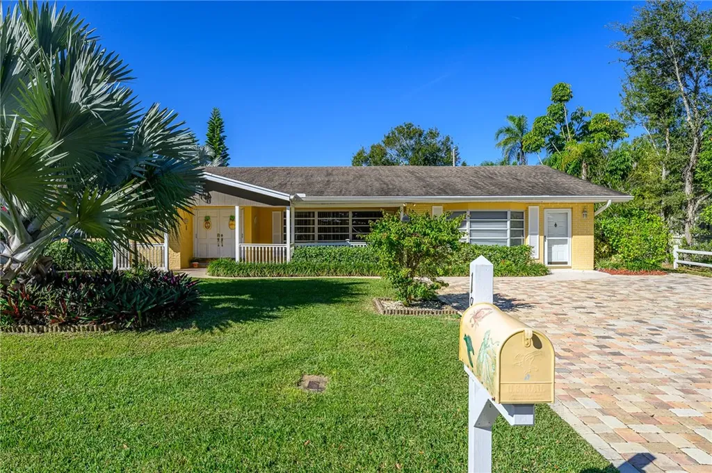1819 32nd Avenue Vero Beach FL 32960
