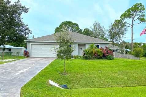 1001 Persian Lane Sebastian FL 32958