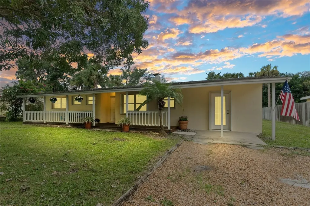 1645 24th Avenue Vero Beach FL 32960