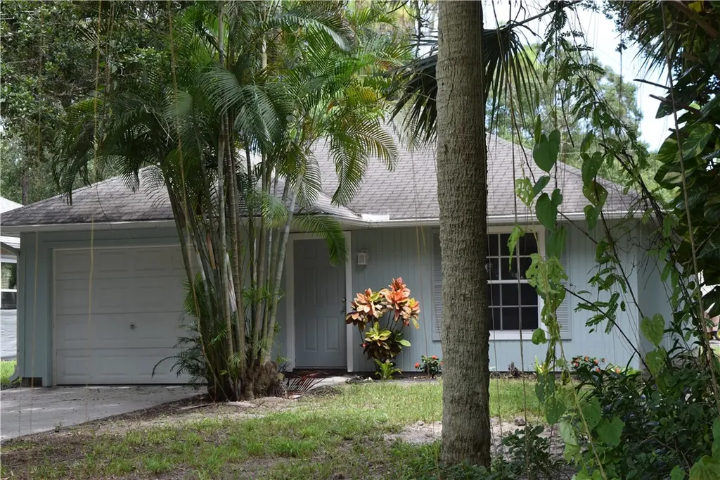 146 46th Court Vero Beach FL 32968