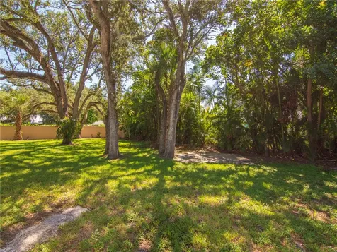 686 Date Palm Road Vero Beach FL 32963