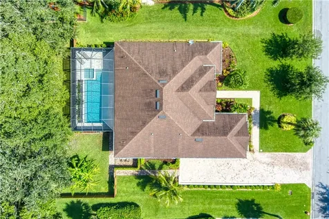 945 White Tail Avenue SW Vero Beach FL 32968