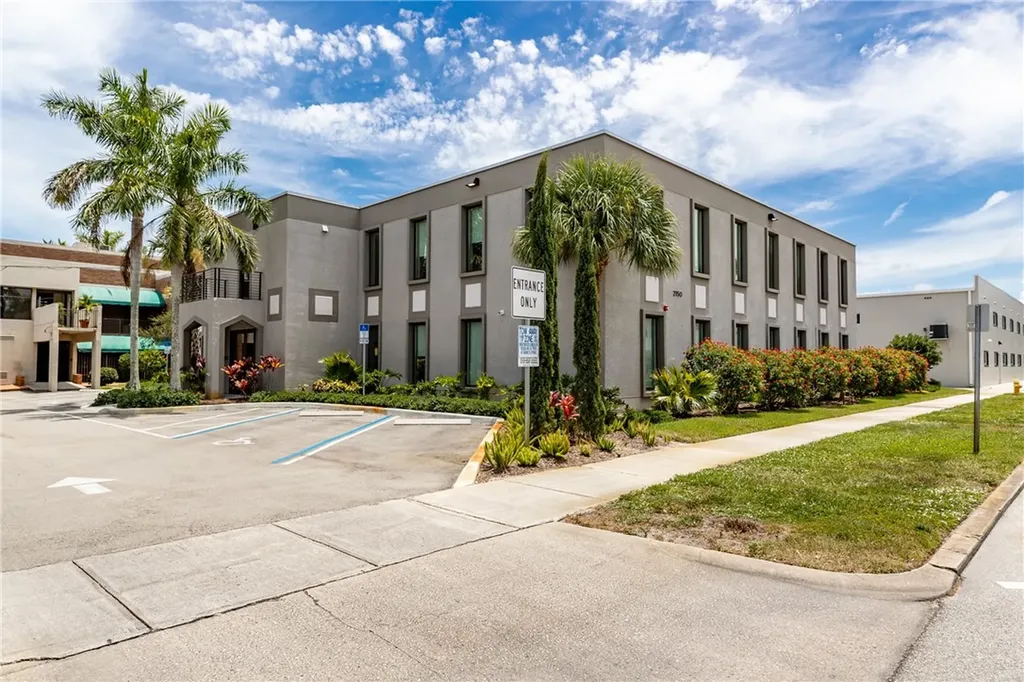 2150 15th Avenue Vero Beach FL 32960