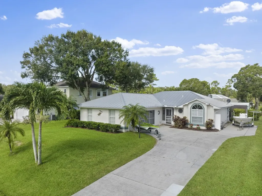 1689 Whitmore Street Sebastian FL 32958