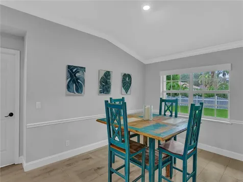 340 40th Court SW Vero Beach FL 32968
