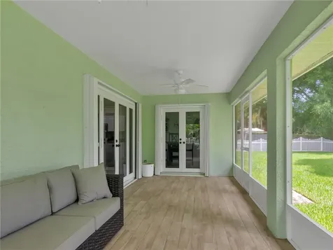 340 40th Court SW Vero Beach FL 32968
