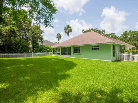 340 40th Court SW Vero Beach FL 32968