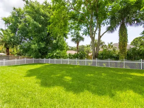 340 40th Court SW Vero Beach FL 32968
