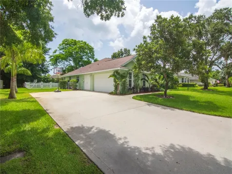 340 40th Court SW Vero Beach FL 32968