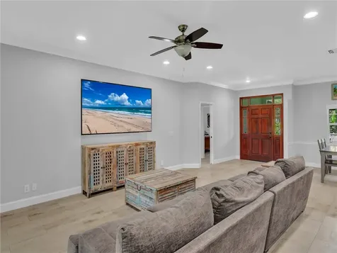 340 40th Court SW Vero Beach FL 32968