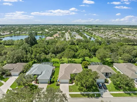 5525 W 1st Square SW Vero Beach FL 32968