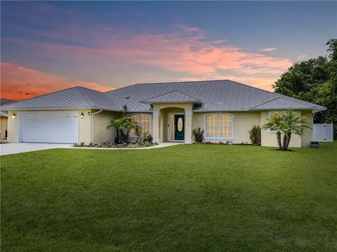 5306 Echo Pines Circle W Fort Pierce FL 34951