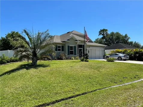 1084 Persian Lane Sebastian FL 32958