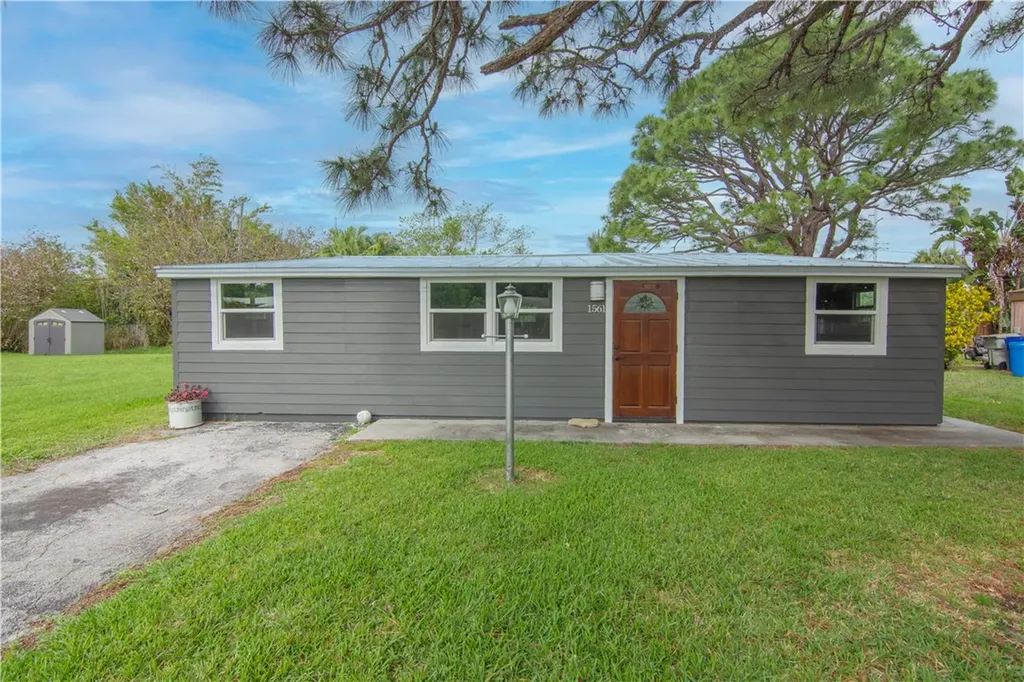 1561 5th Court Vero Beach FL 32960