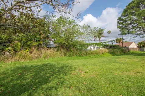 1561 5th Court Vero Beach FL 32960