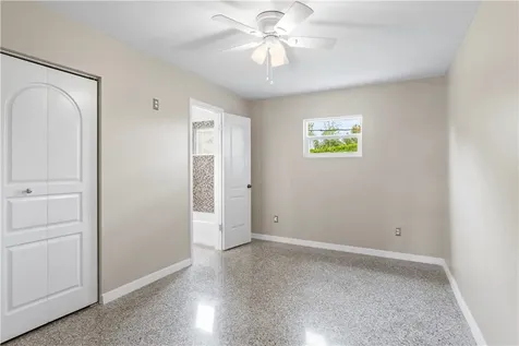 1561 5th Court Vero Beach FL 32960