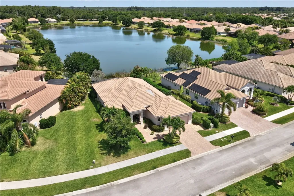 1748 Belmont Circle SW Vero Beach FL 32968