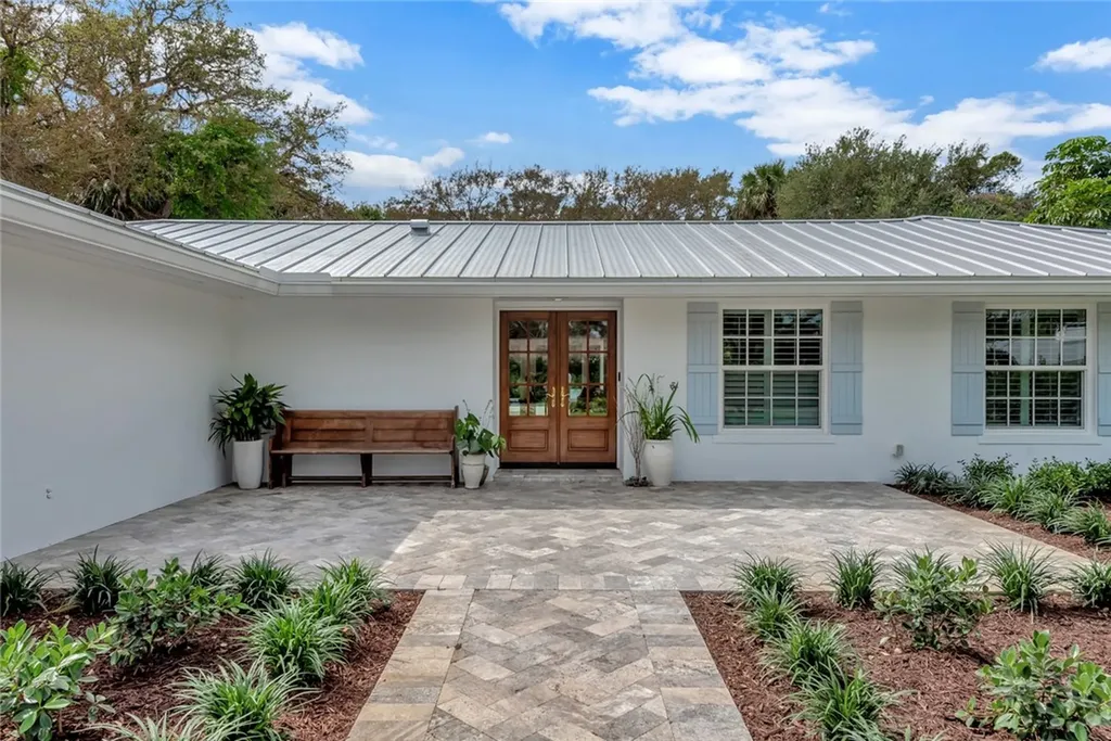 726 Riomar Drive Vero Beach FL 32963