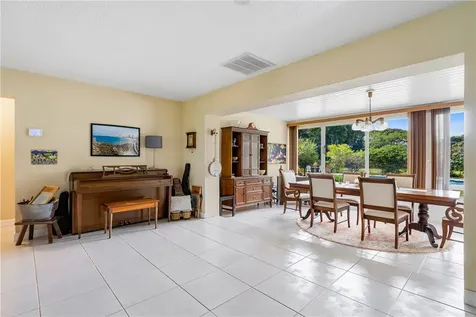 1140 49th Avenue Vero Beach FL 32966