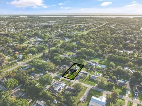 356 10th Court Vero Beach FL 32962